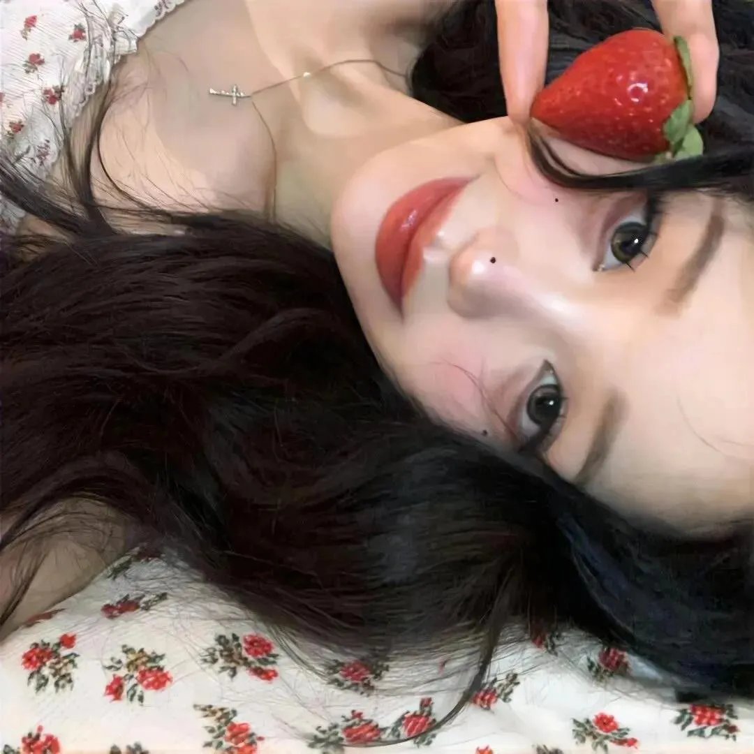 小姑娘艾萝依